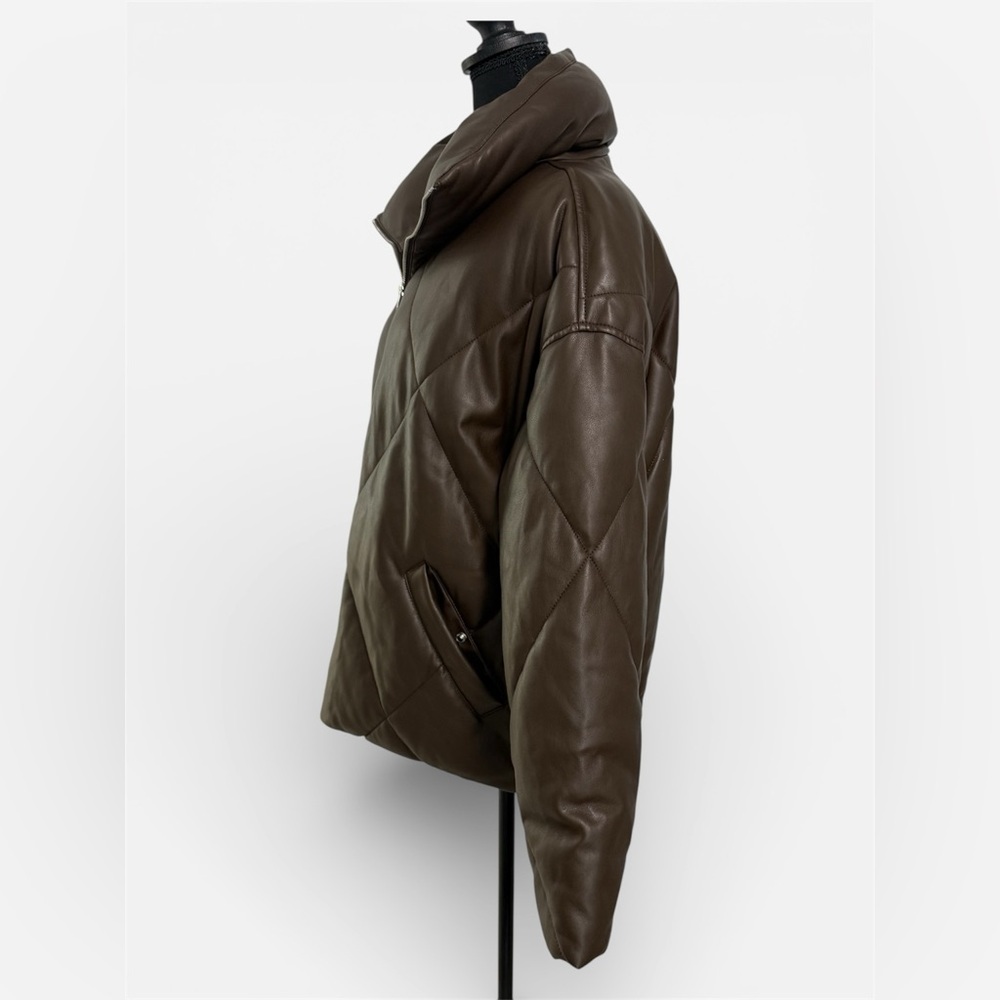 Abercrombie & Fitch Diamond Quilted Vegan Leather Oversized Puffer Coat Women M - Picture 6 of 13